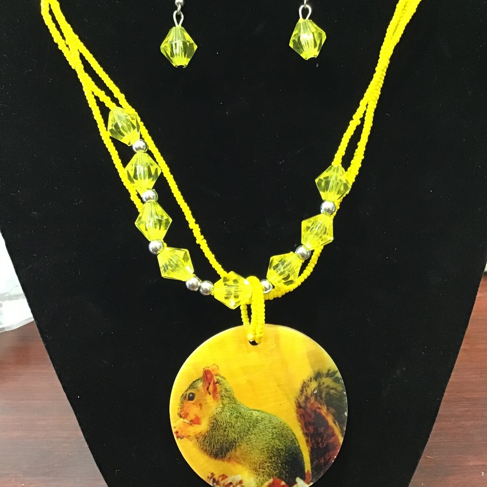 Hand Painted Shell Necklace Set